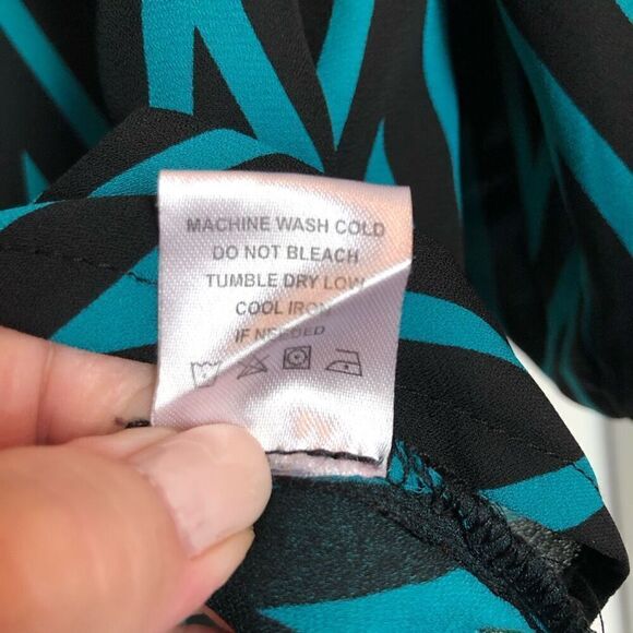 TACERA - NWOT 🎉HPx2🎉 L Sz L Tunic-Length 3/4-Button Chevron Blouse/Black & Teal - Picture 8 of 13